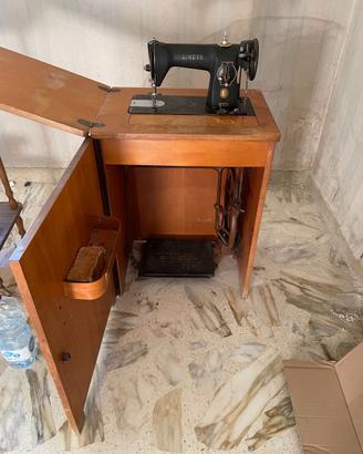 Macchina da cucire Singer 15M con mobile