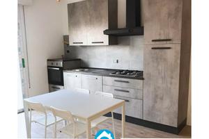 Stanza singola ristrutturata disponibile da subito