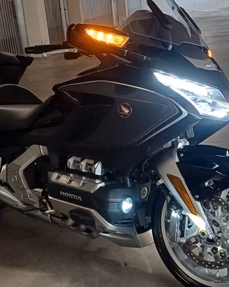 Honda goldwing Gl 1800 DCT tour ABS