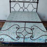 Letto in ferro battuto, antiquariato
