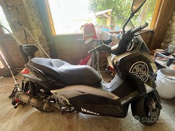 Yamaha Xmax 250