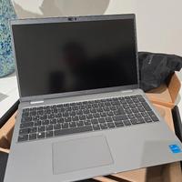 PC portatile notebook DELL Latitude 5540 - NUOVO