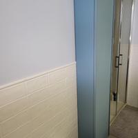 Arredo bagno: armadietto colonna pensile