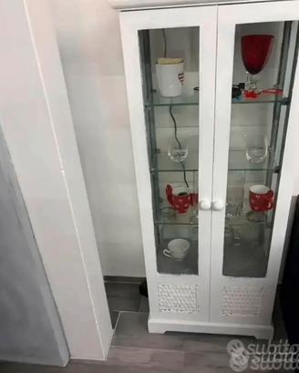 Mobiletto vetrina H 1 metro,non spedisco