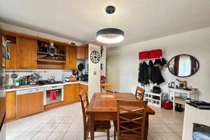 Appartamento di 114 m² con 4 locali e box auto a S