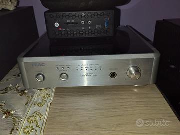 TEAC UH-01