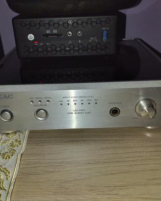 TEAC UH-01