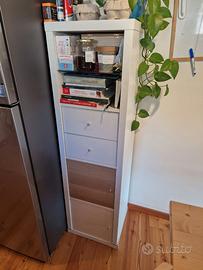Scaffale multiuso con cassetti e ripiani