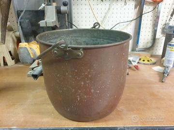 Pentole e portavasi in rame