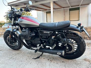 Moto Guzzi V9 Bobber 850
