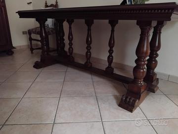 sedie e tavolo in noce