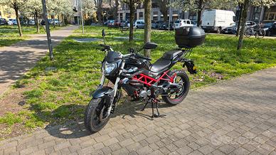 BENELLI BN 125 poco usata