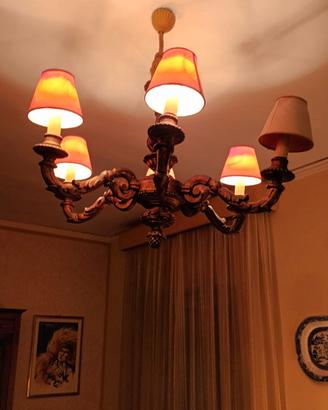 lampadario antico in legno