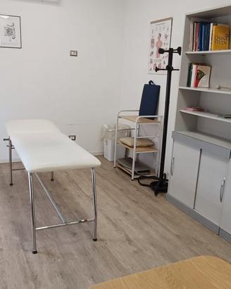 Stanza in studio a Fonte Laurentina (EUR)