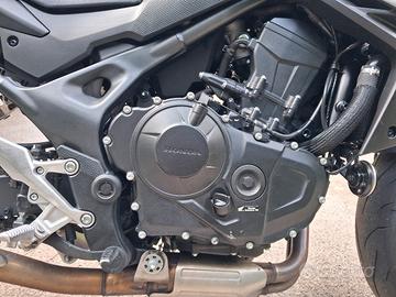 honda hornet 750  con quickshifter