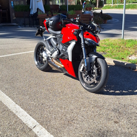 Ducati streetfighter v2 955