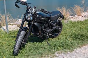 Ducati scrambler 800 icon dark