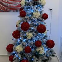 Albero di Natale innevato