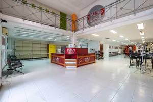 Spazio Polifunzionale d'Eccellenza: Showroom, Lab