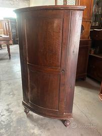 Cantonale bombato in noce