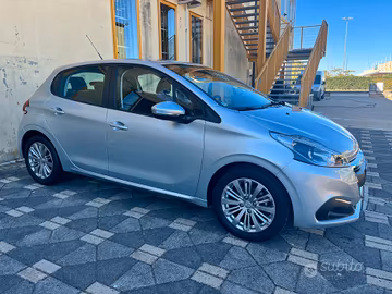 Peugeot 208 PureTech 82 5p. GPL Active