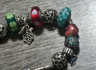 Pandora bracciale completo di charms!!!