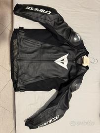 Giacca dainese in pelle con paraschiena dainese