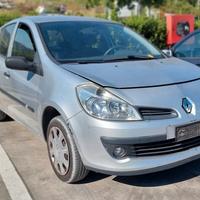 New entry renault clio vettura rottamata