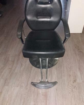 Arredamento negozio parrucchiere