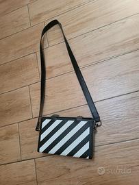 Pochette con tracolla
