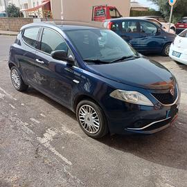 lancia  ypsilon 1.2 