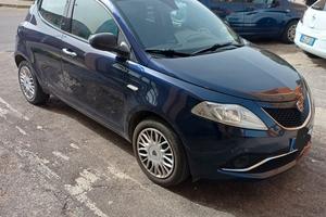 lancia  ypsilon 1.2 