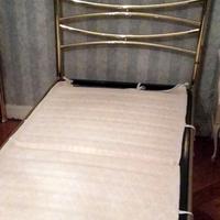 Letto con doghe in legno