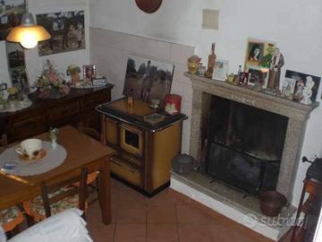 Casa indipendente di 180 m² con 5 locali e box aut