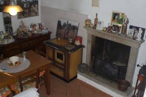 Casa indipendente di 180 m² con 5 locali e box aut