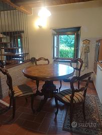 Tavolo rotondo con 5 sedie in stile classico