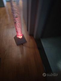lampada con pesci finti