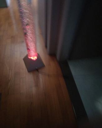 lampada con pesci finti