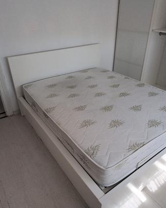 Letto matrimoniale 