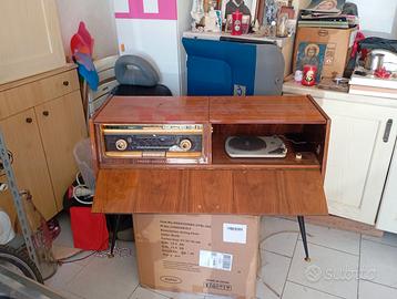Radio e giradischi a valvole