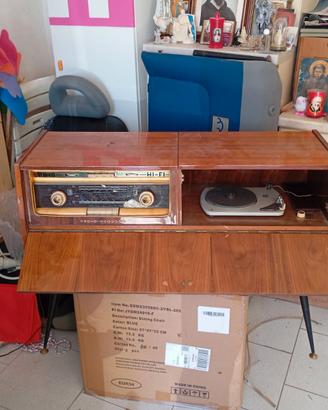 Radio e giradischi a valvole