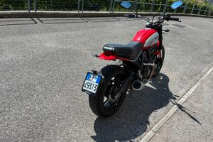 Moto ducati scrambler 800 icon red
