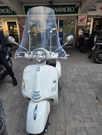 Piaggio Vespa 300 GTS 2019 EUROSCOOTER esamino per