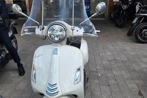 Piaggio Vespa 300 GTS 2019 EUROSCOOTER esamino per