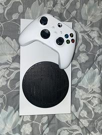 XBOX SERIES ONE S + PAD (prezzo trattabile)