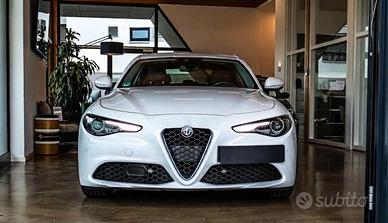 Alfa Romeo Giulia 2.0 Turbo 200 CV AT8 Super