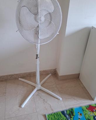 Ventilatore a piantana regolabile in altezza