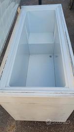 congelatore a pozzetto 