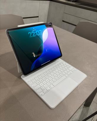 iPad Air 13” M2 256GB + Magic Keyboard + P