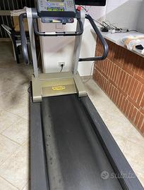 Tapis Roulant professionale TECHNOGYM Run 600 XT